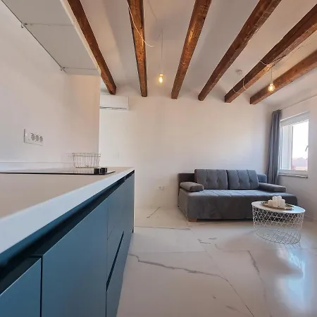 Apartment As Deluxe