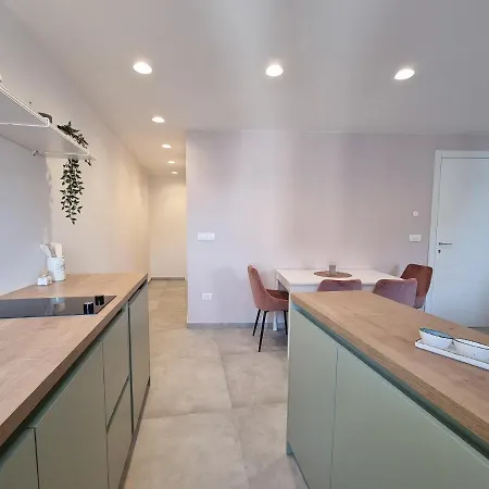Apartment As Deluxe