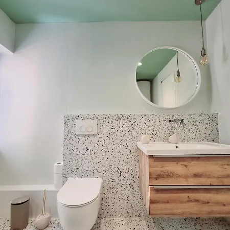 Apartment As Deluxe