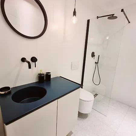 As Deluxe Apartment *