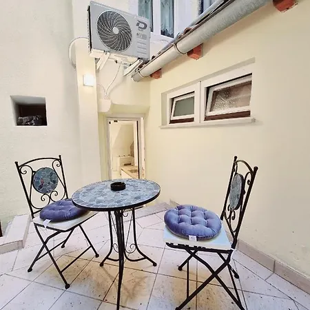 As Deluxe Piran
